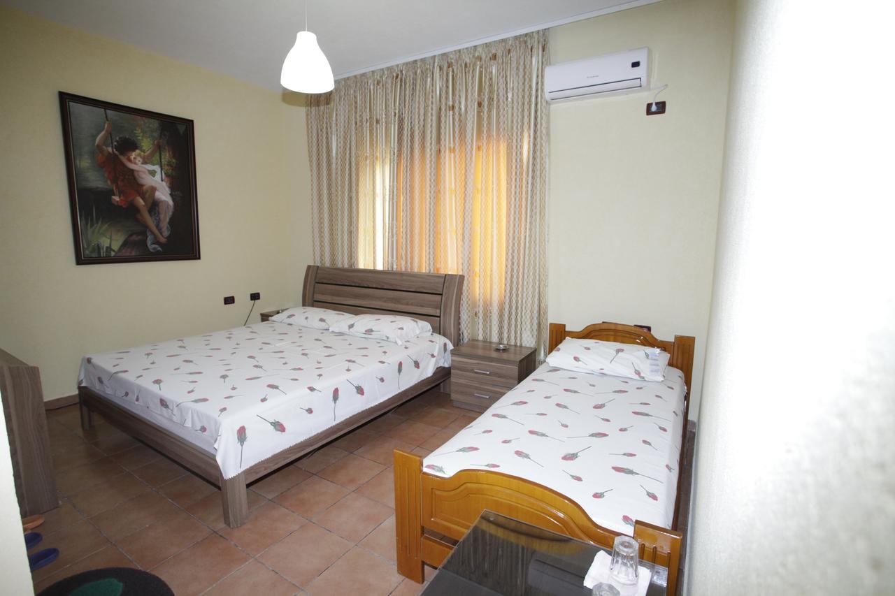Alen Bar Hotel Tirana Esterno foto